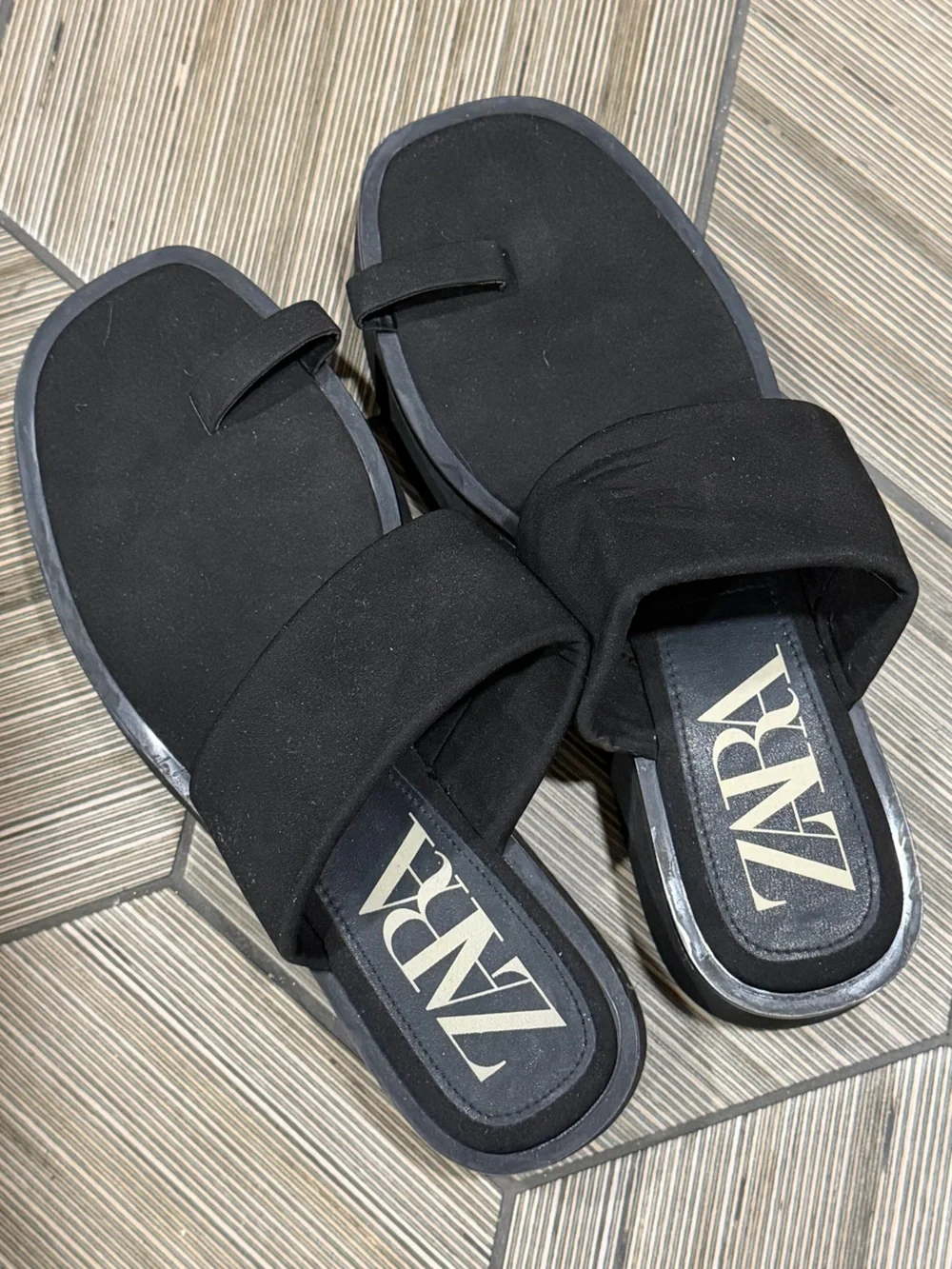 Zara Black Square Toe Platform Toe Loop Sandals